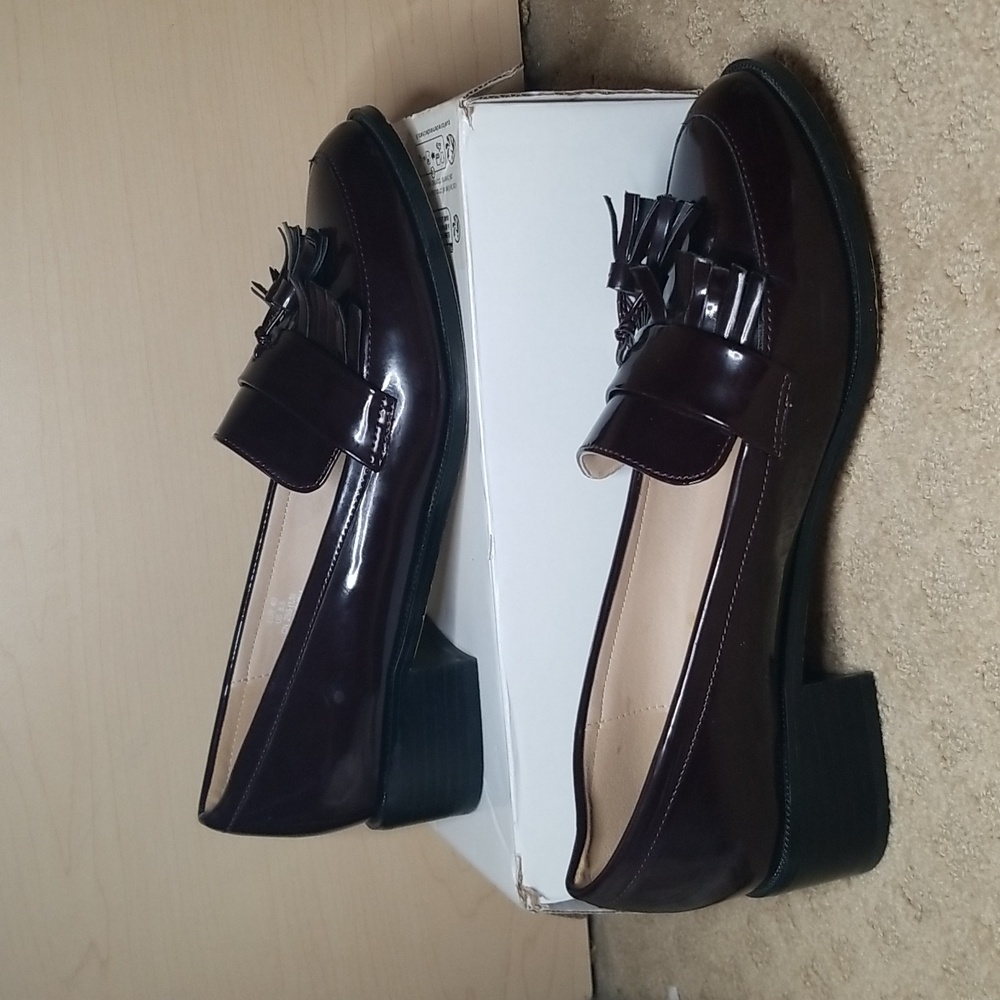 Womens H&M Burgundy loafers size 8.5